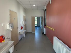Restaurant scolaire Pontavert, le couloir d'accès accès aux toilettes