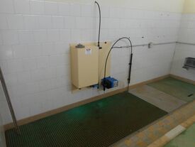 Equipement du château d'eau Le chlorinateur, situé dans la salle de pompage