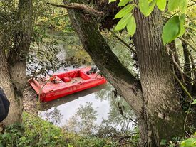 Désembâclement, la barge