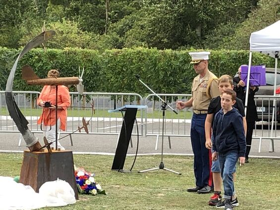 Dépôt de gerbe, Lieutenant-Colonel Ronald Norris, ambassade USA