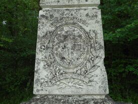 Médaillon gravé, monument de Beaumarais