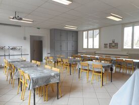 Salle avec les tables