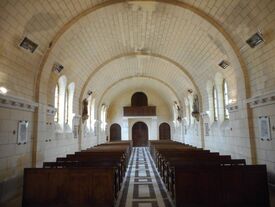 La nef côté sortie église saint Médard Pontavert