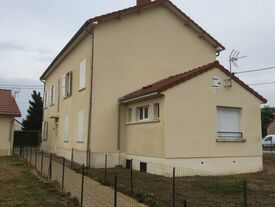 Vue arrière du bâtiment principal