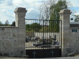 Entrée cimetière communal, route de Guignicourt